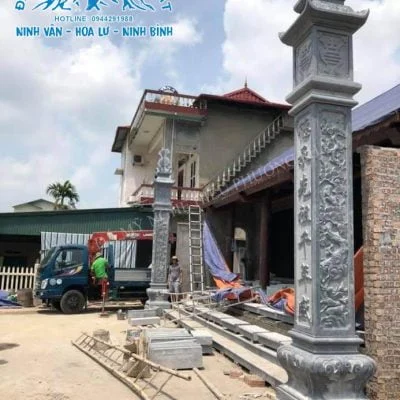 Cột đá
