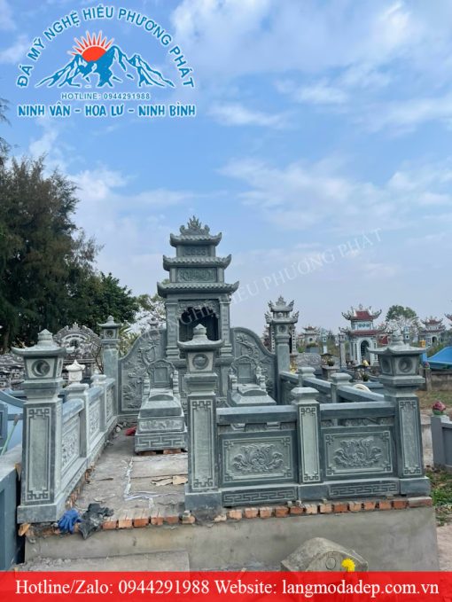 Lăng thờ cánh đá xanh đen